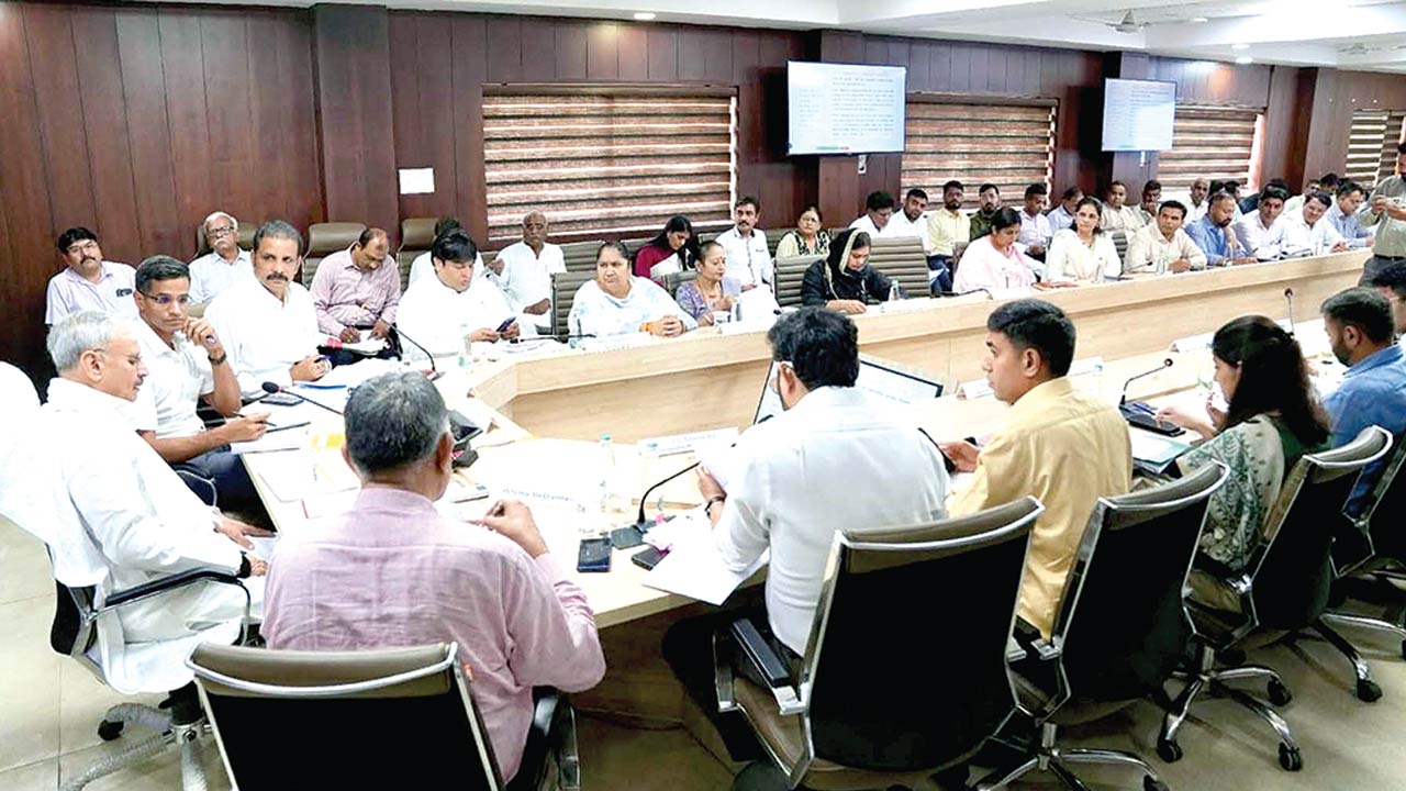 सार्वजनिक शौचालयों के बेहतर रख रखाव के लिए नई एजेंसी चिन्हित करें: राव इंद्रजीत सिंह  